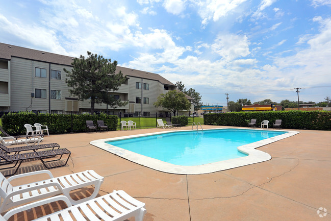 Pool - Cimarron Apartments