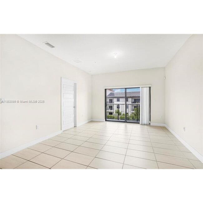 Building Photo - 7865 NW 104th Ave