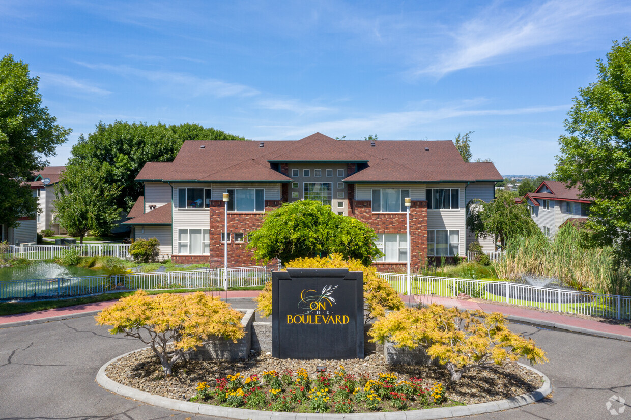 Clubhouse Entrance - On the Boulevard