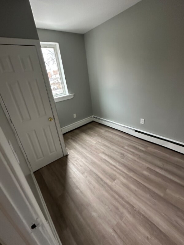 462 Summit St Unit 1, Hartford, CT 06106 Room for Rent in Hartford