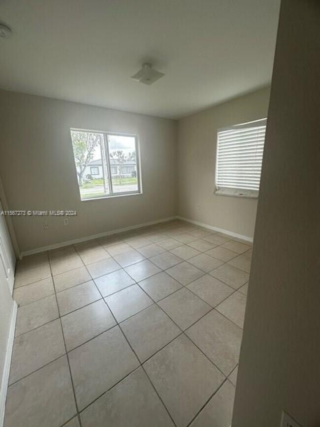 Building Photo - 15747 SW 298th Ter