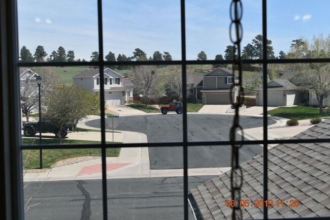 Foto del edificio - Large Parker Home 3 bed, 3 bath Nearly 2K ...