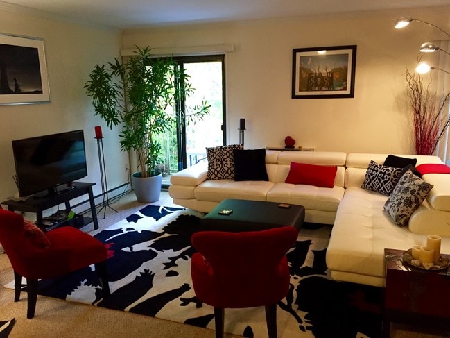 Living Room - 445 Hope St