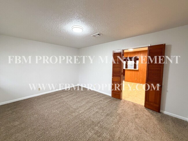 Building Photo - 1608 Nichols St