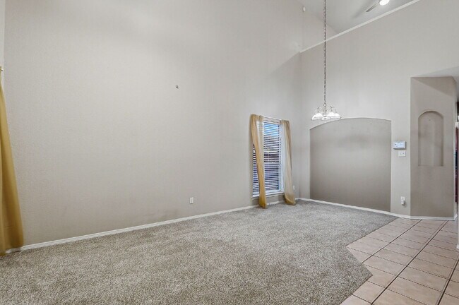 Foto del edificio - For Rent – 3 Bedroom, 2.5 Bath Home with Mountain Views & Refrigerated Air