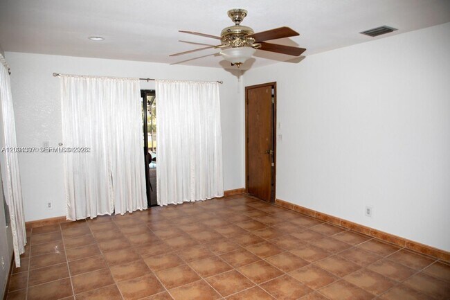 Foto del edificio - 1060 NW 110th Ln