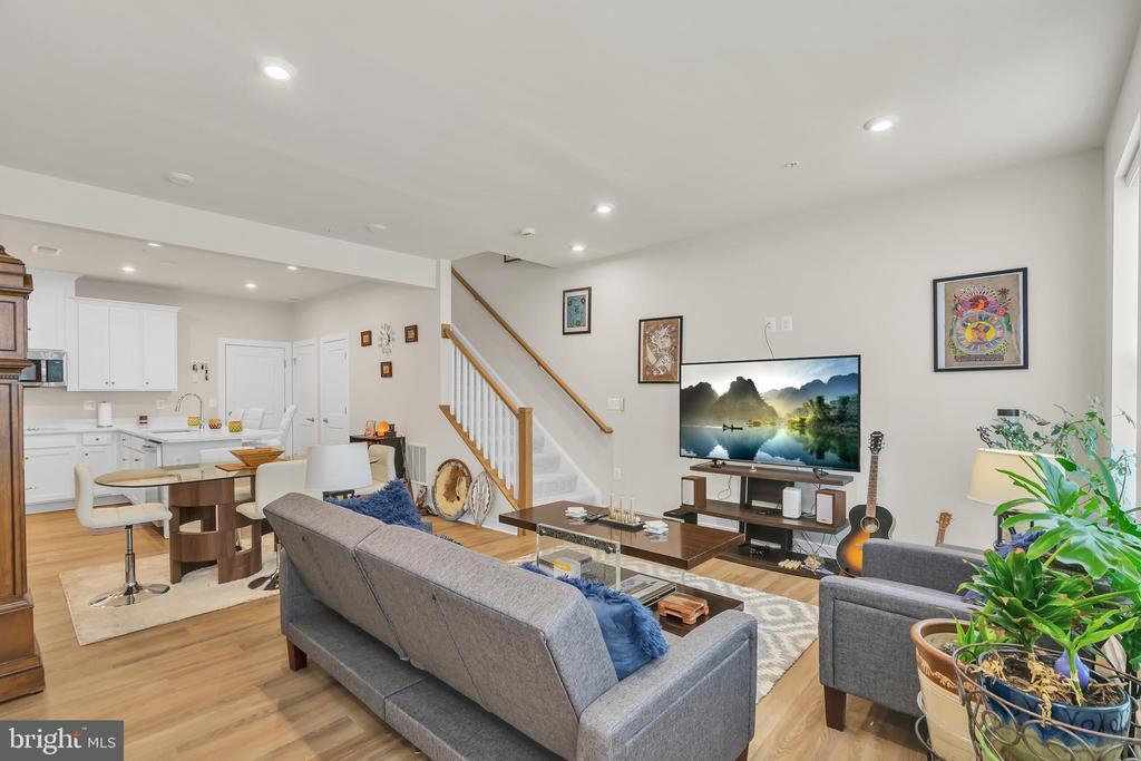 Primary Photo - 4608 Olivine Dr