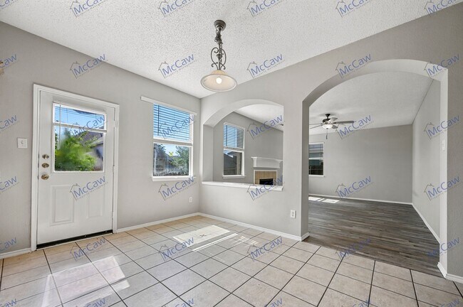 Foto del edificio - Spacious 4/2.5 Home in Fort Worth!