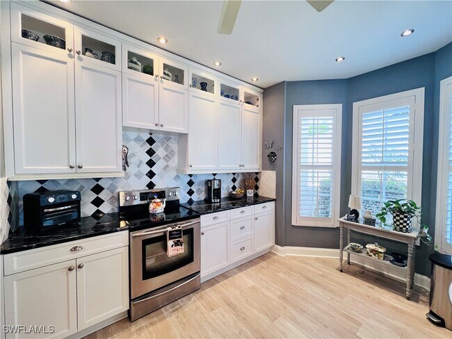 Foto del edificio - 3250 W Crown Pointe Blvd