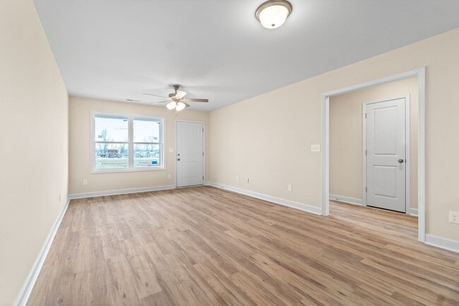 Building Photo - Comfort & Convenience in Guthrie, KY