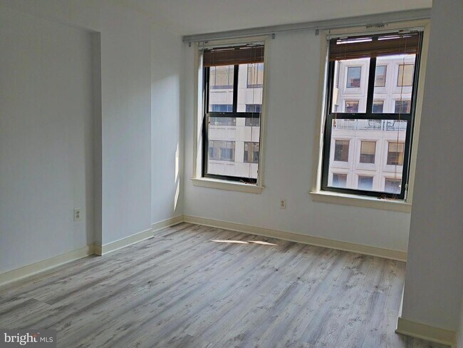 Foto del edificio - 631 D St NW