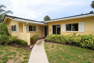 Building Photo - 1104 SW 12th St