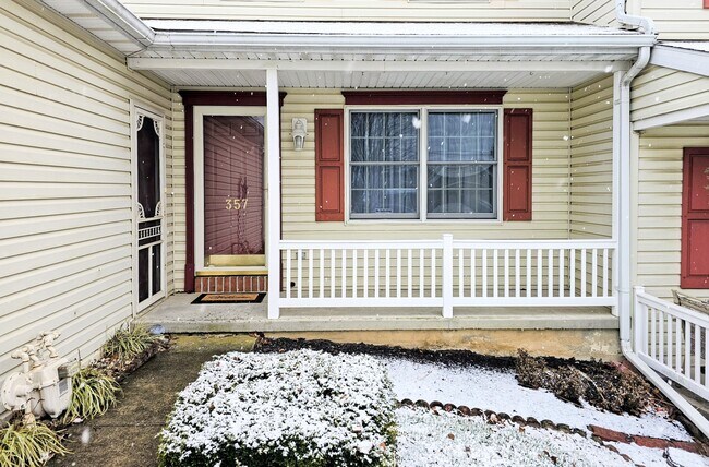 Foto del edificio - 357 Acorn Cir