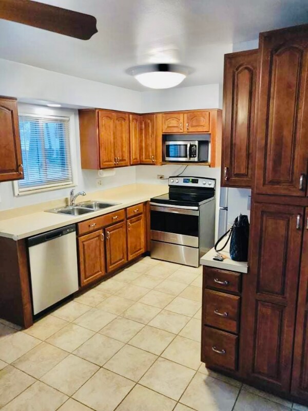 Building Photo - 1019 Emerald Dr