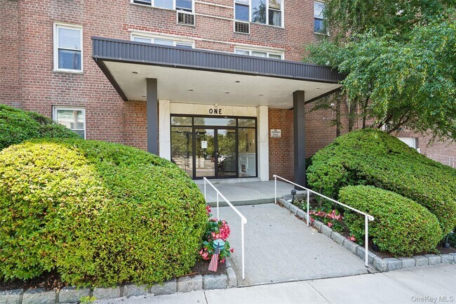 Foto del edificio - 1 Oakridge Pl