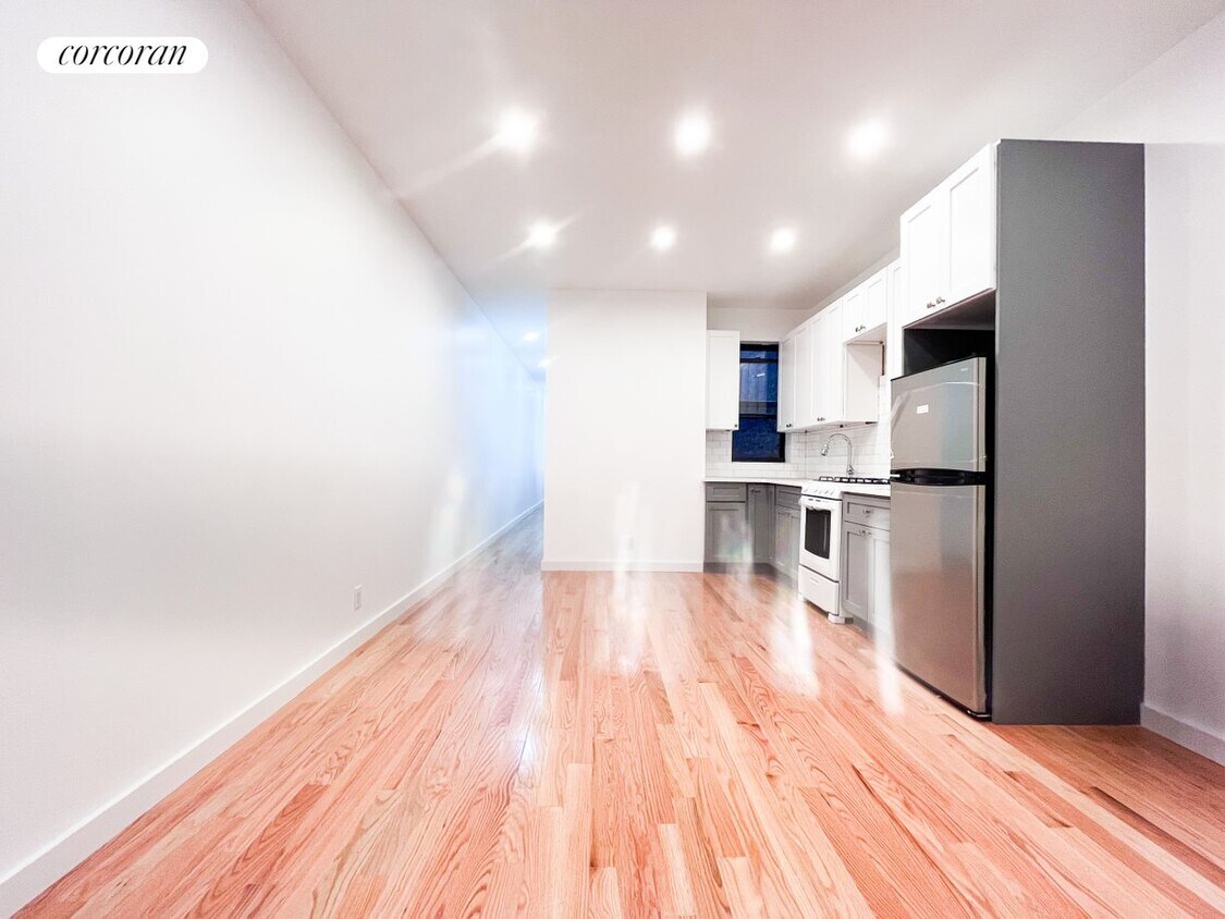 Foto principal - 137 W 83rd St