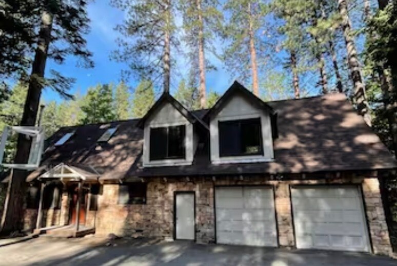 Primary Photo - 3810 Needle Peak Rd