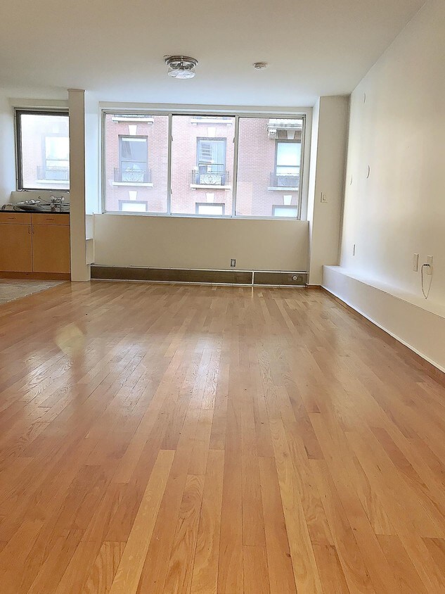 Primary Photo - 153 Lexington Ave