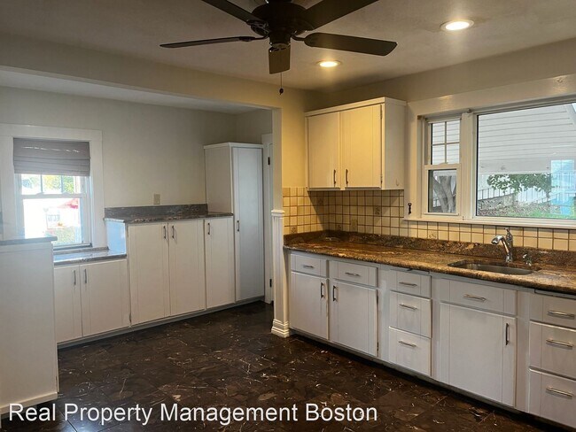 Building Photo - 3 br, 1 bath House - 124 Floral Ave