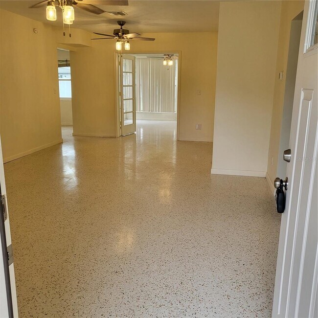 Foto del edificio - 2021 Princeton Ave