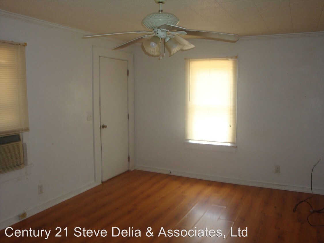 906 Terry St Unit AB, Deridder, LA 70634 Condo for Rent in Deridder