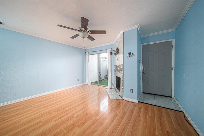 Building Photo - 5014 Glenmont Dr