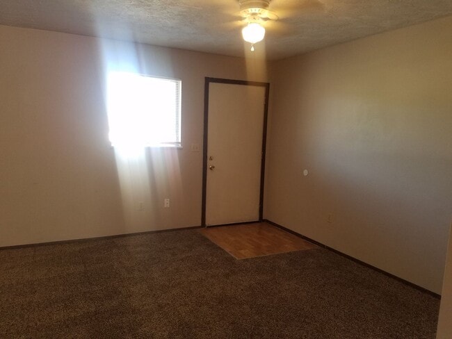 Building Photo - *LEASE TAKEOVER* 1 Bed, 1 Bath condo in Park Place Apartments