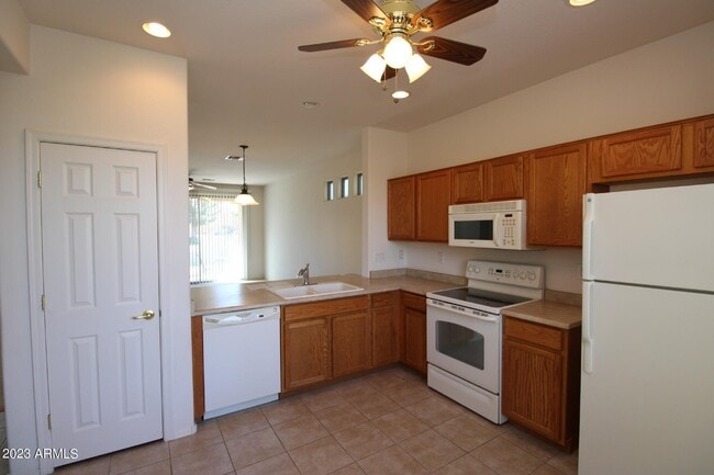 Building Photo - 42599 W Candyland Pl