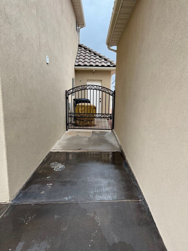 Foto del edificio - Beautiful Custom Home in Fiddlers Canyon