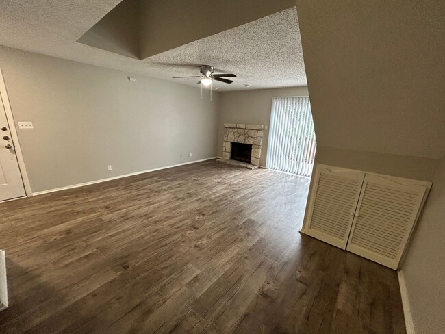 Building Photo - AVAILABLE NOW! Beautiful 3 Bedroom CONDO A...