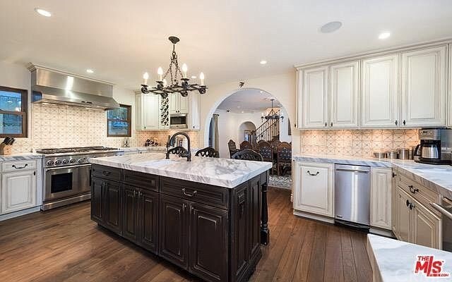 Foto del edificio - 1426 Queens Rd