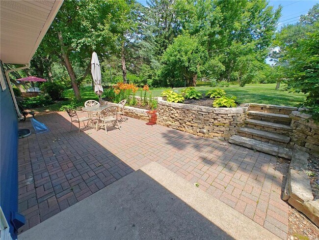 Building Photo - 1397 Parkwood Dr