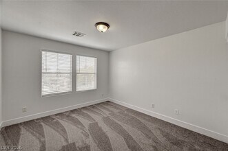 Building Photo - 9226 Horseshoe Basin Ave