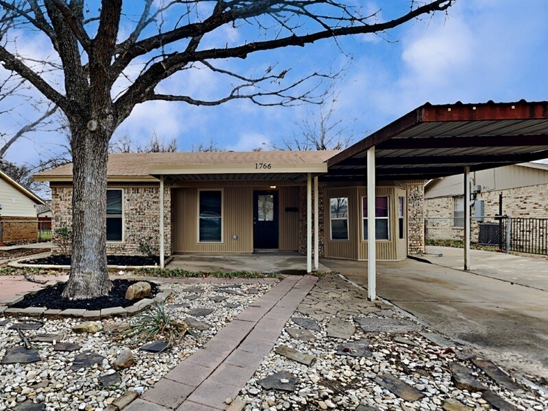 Primary Photo - 1766 Tyson St