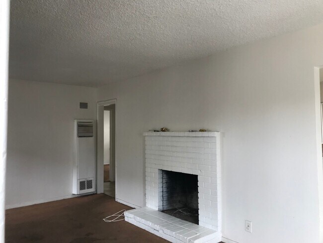 Building Photo - 6683 Trigo Rd