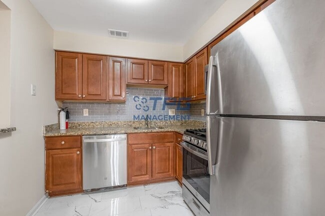 Foto del edificio - 414 Waterford Dr