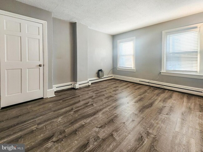 Building Photo - 226 Morgan St