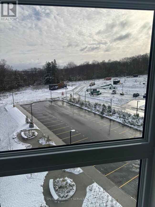 Photo du bâtiment - 1100 Lackner Pl