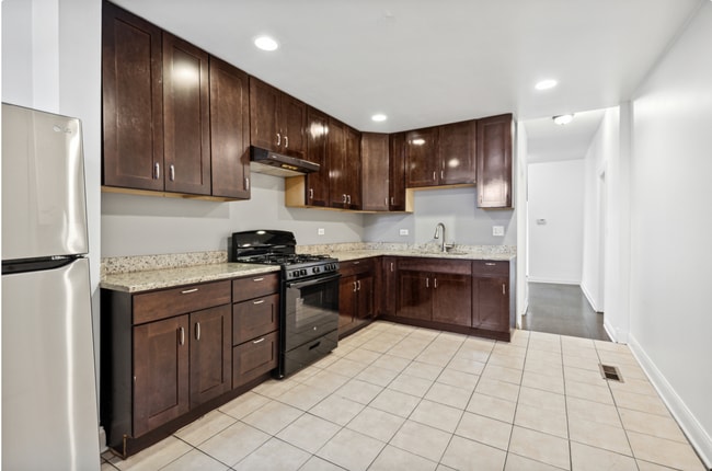 Building Photo - 6346 S Saint Lawrence Ave