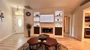 Foto del edificio - 5556 Legend Hills Ln
