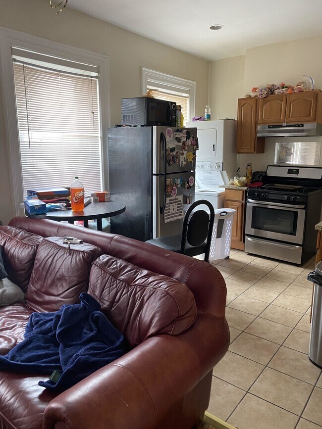 Foto del edificio - 227 Roxbury St