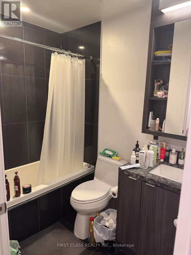 Photo du bâtiment - 115 Blue Jays Way