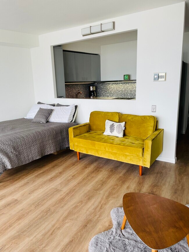 Sala de estar - 300 N State St