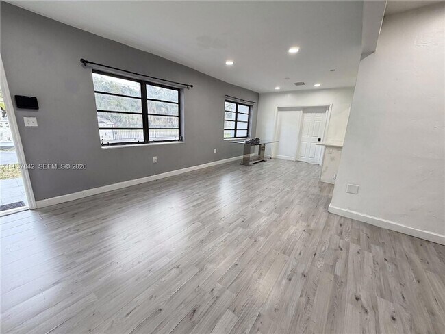 Foto del edificio - 14930 NW 16th Dr