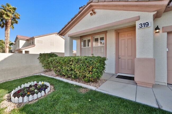 Foto del edificio - 319 Fox Lake Ave