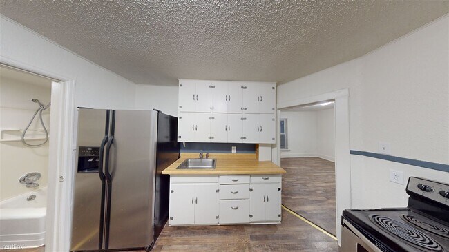 Building Photo - 2 br, 1 bath House - 314 S 10th St