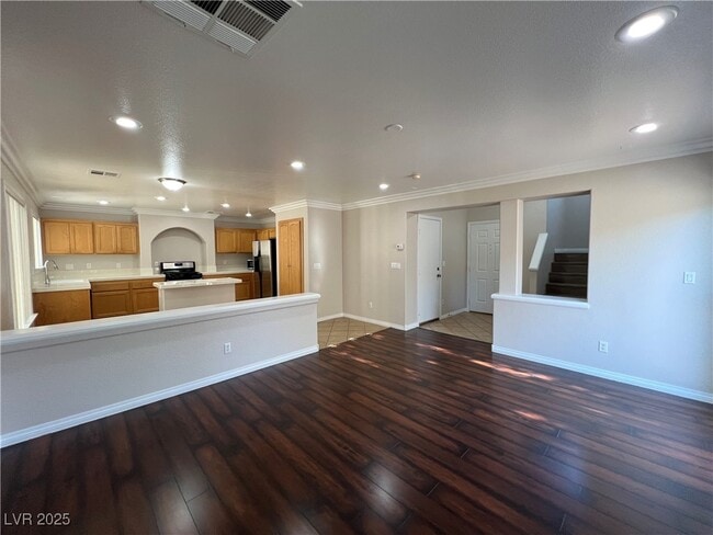 Building Photo - 7195 Cestrum Rd