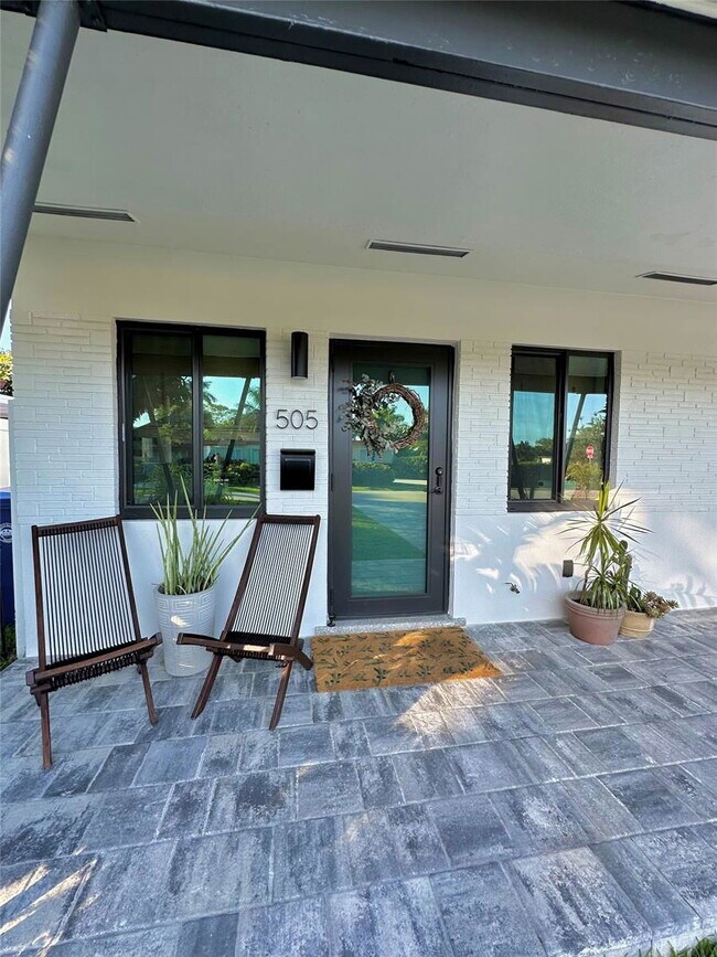 505 NW 25th St Unit 2, Wilton Manors, FL 33311 Room for Rent in