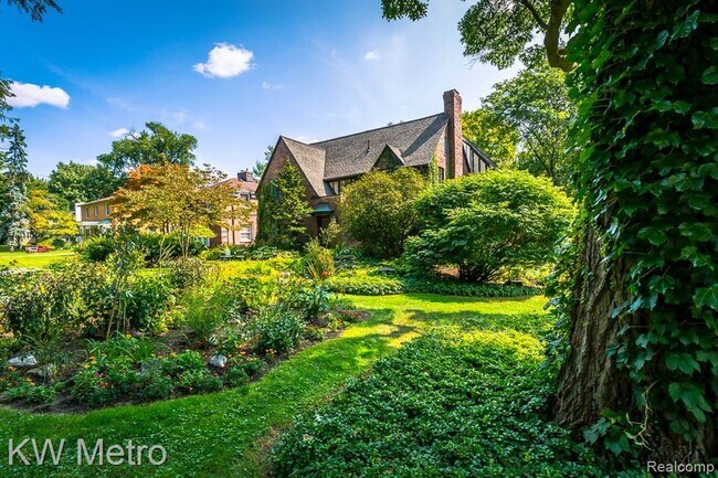 Foto del edificio - 8642 Hendrie Blvd
