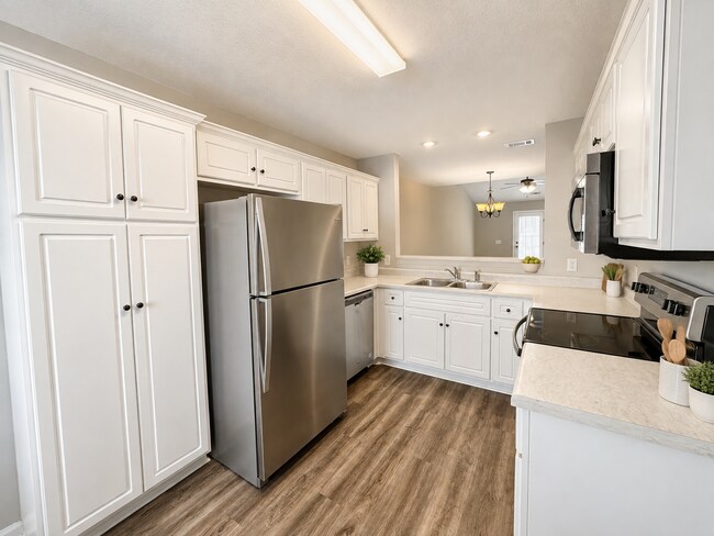 Foto del edificio - 547 Deerchase Ct